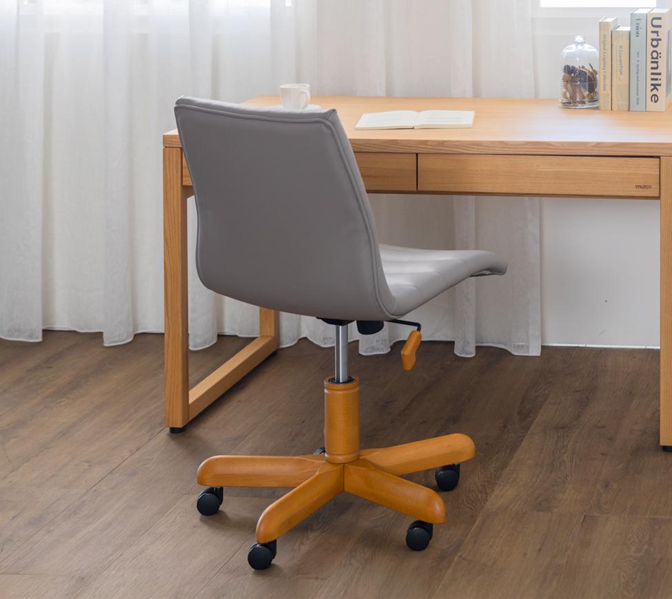 書韻花笠單椅_AK皮款LB610_附輪_情境02