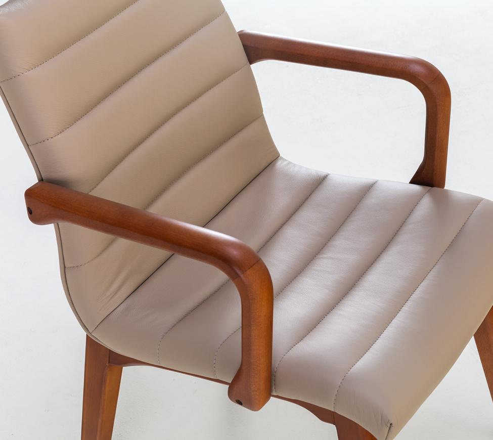 書韻扶手椅FH45_NT_牛皮_去背細節1