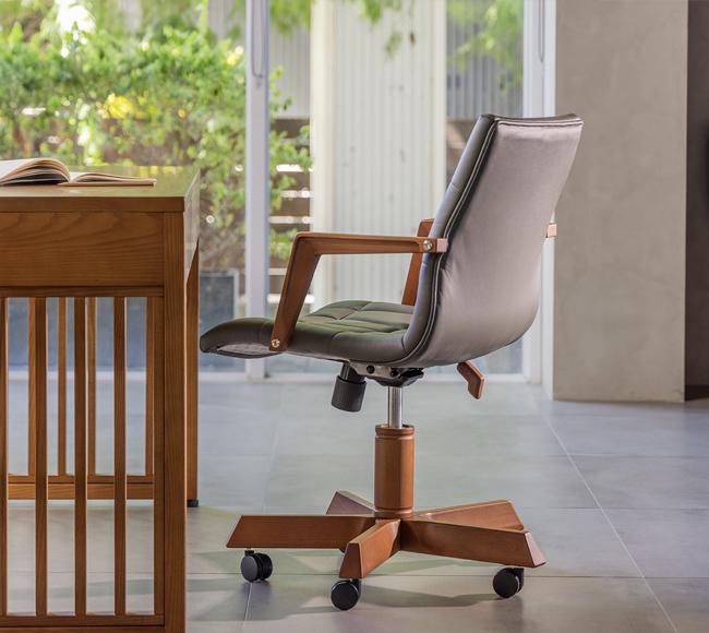 刻幻金磚扶手椅皮_附輪_情境2